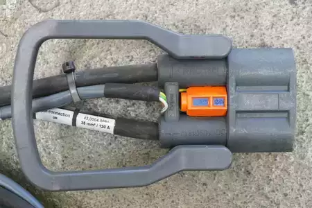 Lataa muut 2024  Fronius Linde Li-Ion Charger 24V/120A (4)