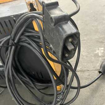 Fase única  - Jungheinrich E220G24/20 B-ET-DA (5)