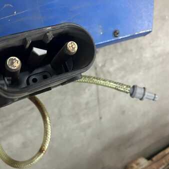 Three-phase - Hawker Multi E wf200 D 48V-200A  (4)