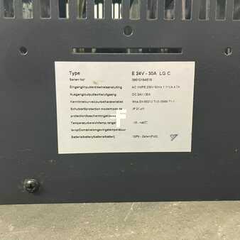 Single-phase - Hawker E 24V-30A LG C (6)