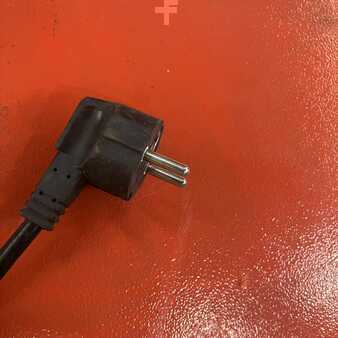 Fase única  - Varta 24V 80A Digital D (5)