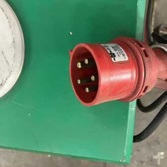 HF 2011  Hoppecke D400 G24/125B-F14HO-HF Trak Air (5)