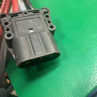 HF 2017  Hoppecke E230 G24/65 B-F15FS Trak power Optimal Charge (4)