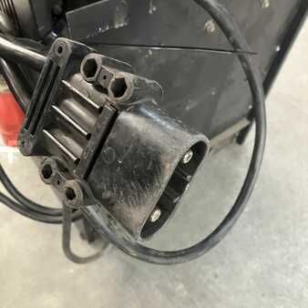 Driefasig - Varta 24V/125A (5)