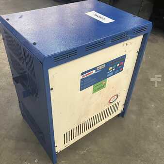 Three-phase - Hawker 24V/150A Digital E (2)