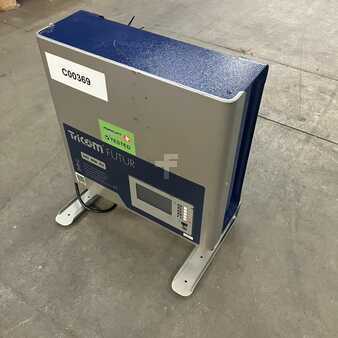 HF - TriCOM 24V/80A Futur (1)