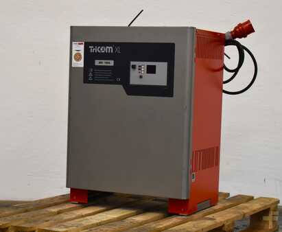 Töltsön másokat - TriCOM TriCOM XL 48 V 150 A (1)
