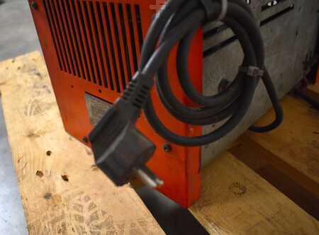Nabíjet ostatní 2007  industrie automation indatron IC puls E 24V/35A (4)