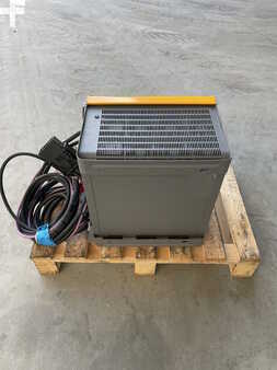 Lader andre 2017  Jungheinrich SLH 090 i - Lithium Ionen (2)