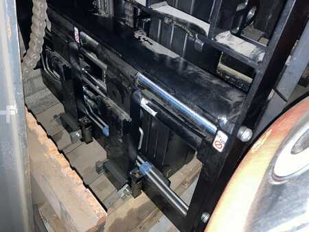 Triplex  Toyota 9FBMK25T (1)