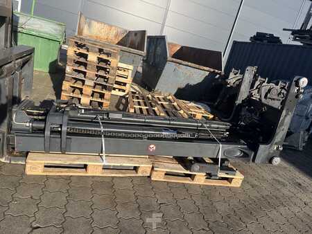 Triplex  Linde BR 115 (2)