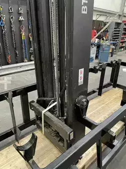 Standard  Lisman MAST BRACKET. (2)