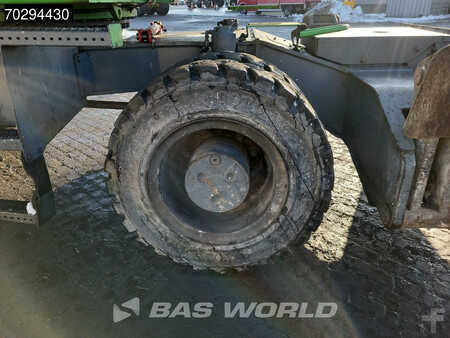 žádný  Sennebogen 821 (21)