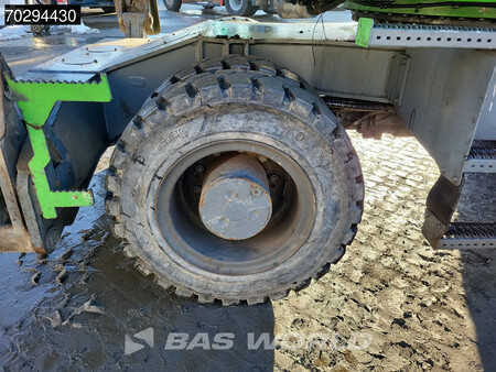 žádný  Sennebogen 821 (24)