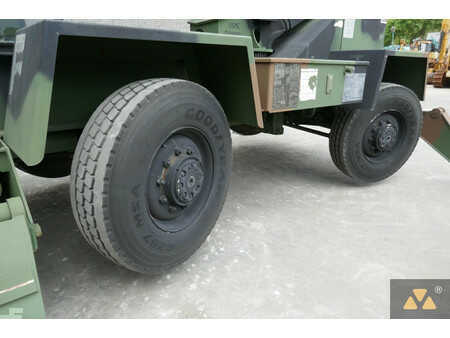 žádný  Terex LRT110 Ex-Army (21)