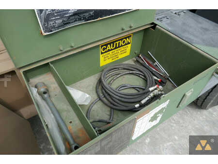 žádný  Terex LRT110 Ex-Army (40)