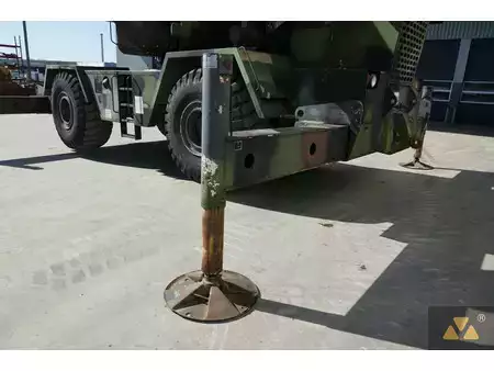 Nenhum  Grove RT875 Ex-army (24)