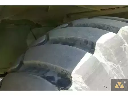 Nenhum  Grove RT875 Ex-army (37)