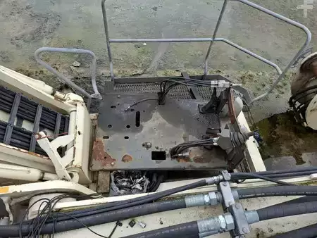 Nenhum  Sennebogen 830 E K17 (only upperstructure with damaged cabin) (11)