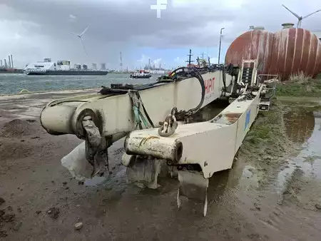 Nenhum  Sennebogen 830 E K17 (only upperstructure with damaged cabin) (6)