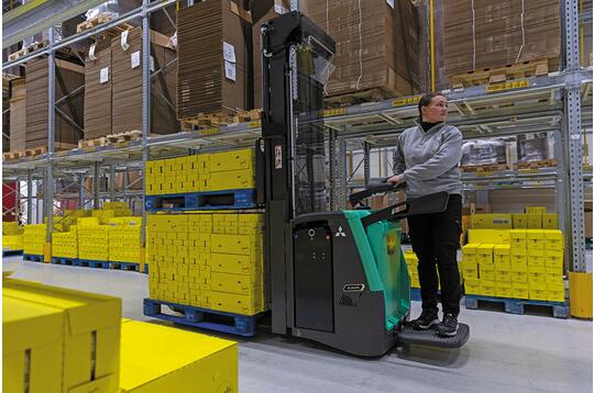 Mitsubishi Forklift Trucks lance l'AXiA EM