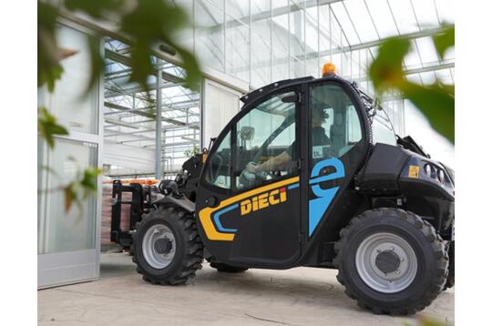 Full Electric Telehandlers: The New Compact e-Smart Series Hits the Market