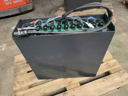 kwasowo-ołowiowy 2022  Hoppecke 24V Batterie 250 AH Bj.2022 80% (1)