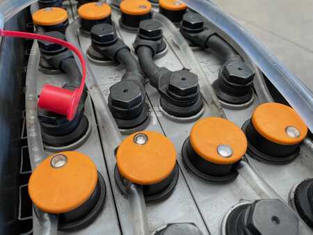 tuntematon 2019  [div] 24 Volt I 2PzS 250 (3)