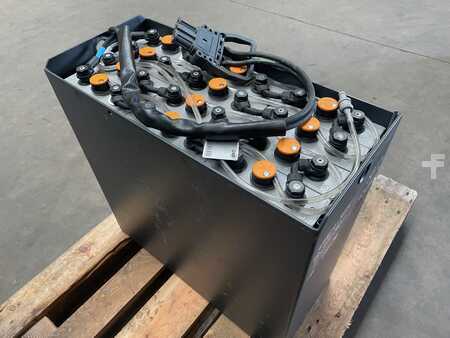 tuntematon 2021  [div] 24 Volt I 3 PZS 375 (1)