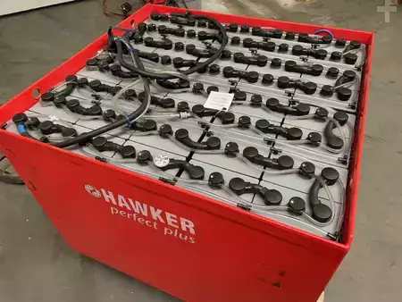 Desconhecido 2022  Hawker 80V   6 PZS 930 (1)