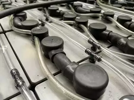 Desconhecido 2022  Hawker 80V   6 PZS 930 (3)