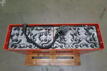 PzS 2011  AIM 48 Volt 4 PzS 620 Ah (3)