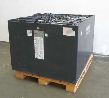 PzS 2021  Hawker 80 Volt 8 PzS 1240 Ah (1)