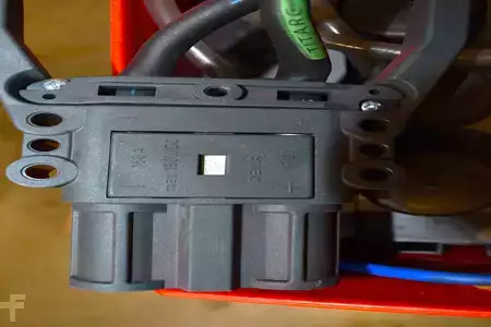 PzS 2020  GRUMA 24 Volt 2 PzS 230 Ah (4)