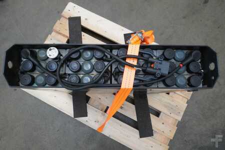 gel 2018  Hawker 24 Volt 2 PzV 162 Ah (3)