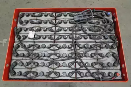 PzS 2019  GRUMA 80 Volt 4 PzS 620 Ah (3)