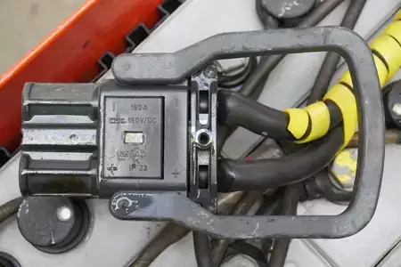 PzS 2013  Exide 24 Volt 5 PzS 575 Ah (4)