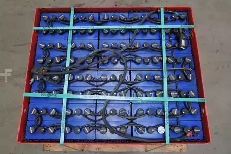 Akkumulátor mások 2020  GRUMA 80 Volt 5 PzQ 690 Ah (3)