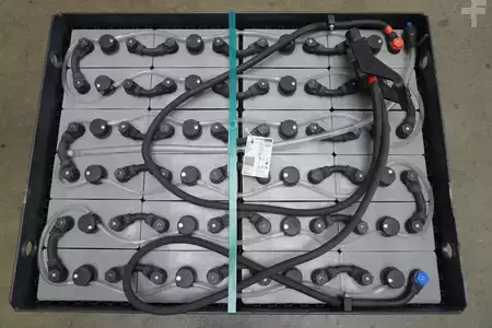 kwasowo-ołowiowy 2025  GRUMA 48 Volt 5 PzS 625 Ah (3)