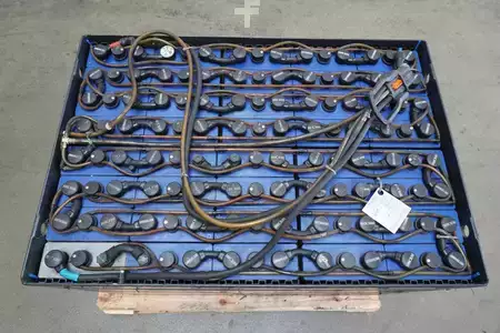 Baterie ostatní 2021  GRUMA 80 Volt 4 PzQ 688 Ah (3)