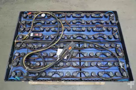Baterie ostatní 2021  GRUMA 80 Volt 4 PzQ 688 Ah (3)
