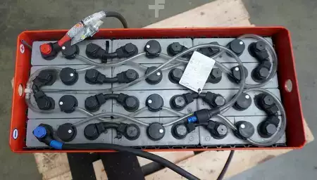 PzS  2019  GRUMA 24 Volt 3 PzS 375 Ah (3)