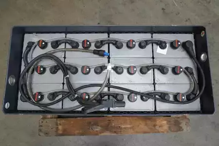 PzS 2017  Banner 24 Volt 6 PzS 690 Ah (3)