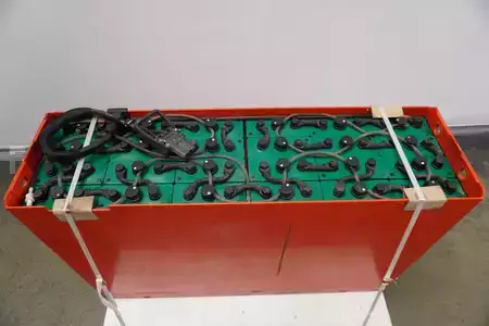 PzS 2012  GRUMA 48 Volt 4 PzS 620 Ah (3)