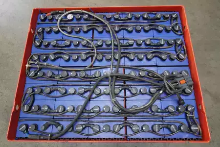 Baterie ostatní 2023  GRUMA 80 Volt 5 PzQ 860 Ah (3)