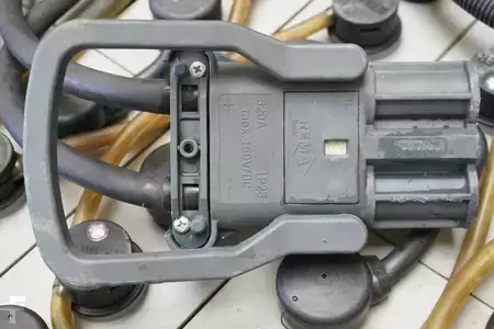 PzS  2013  GRUMA 80 Volt 4 PzS 320 Ah (4)