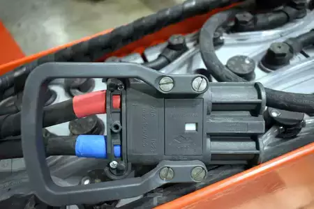 PzS 2024  GRUMA 24 Volt 4 PzS 620 Ah (4)