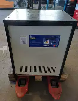 PzS 2024  Hawker SHT 12V 690Ah - 24V 150-560Ah AQ - 48V 575-775Ah AQ - 80V 620-775Ah, 257 piece Good Battery, 257db Jó akkumulátor raktárról eladó (13)