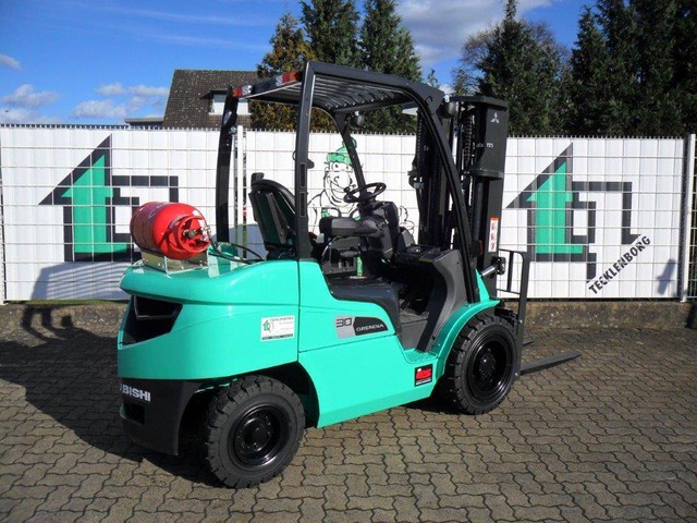 Mitsubishi FG30N