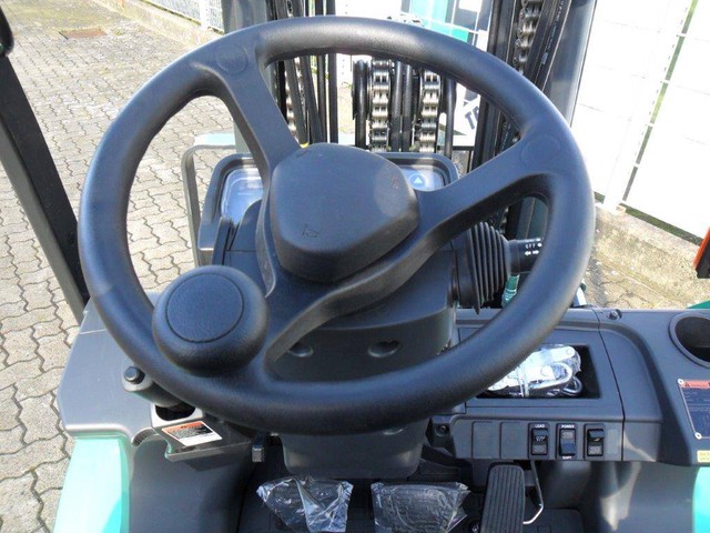 Mitsubishi FG30N